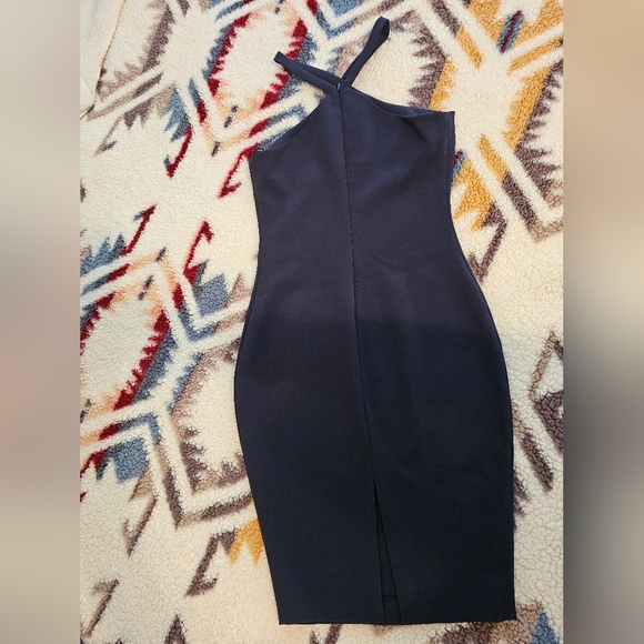 Carolyn Dress Navy a lady-like flattering fit with a hint of cool. - Picture 4 of 7